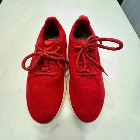 All birds women’s sneakers red lace up size 9 perfect condition! - Picture 1 of 7